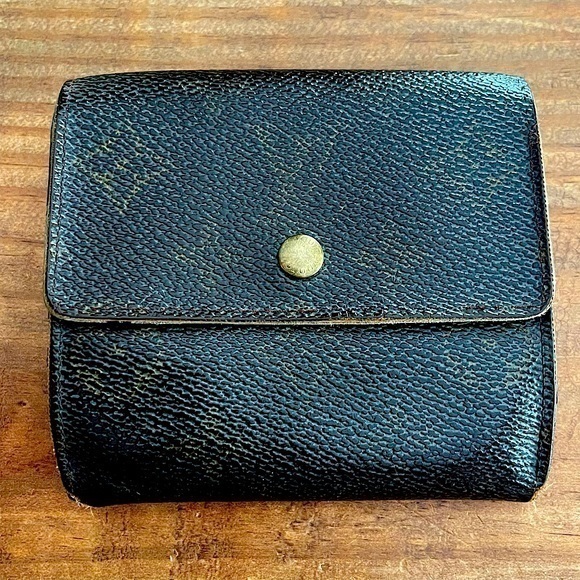 Louis Vuitton Wallet - Picture 1 of 7